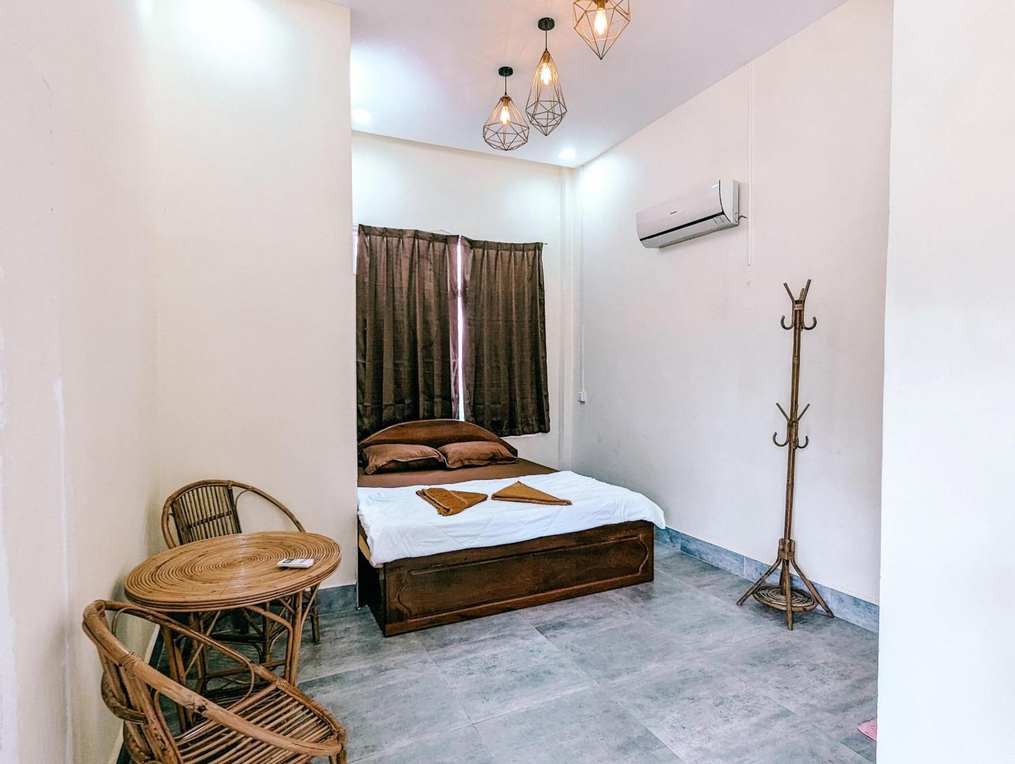 Yellow Star Hostel Kampot Esterno foto