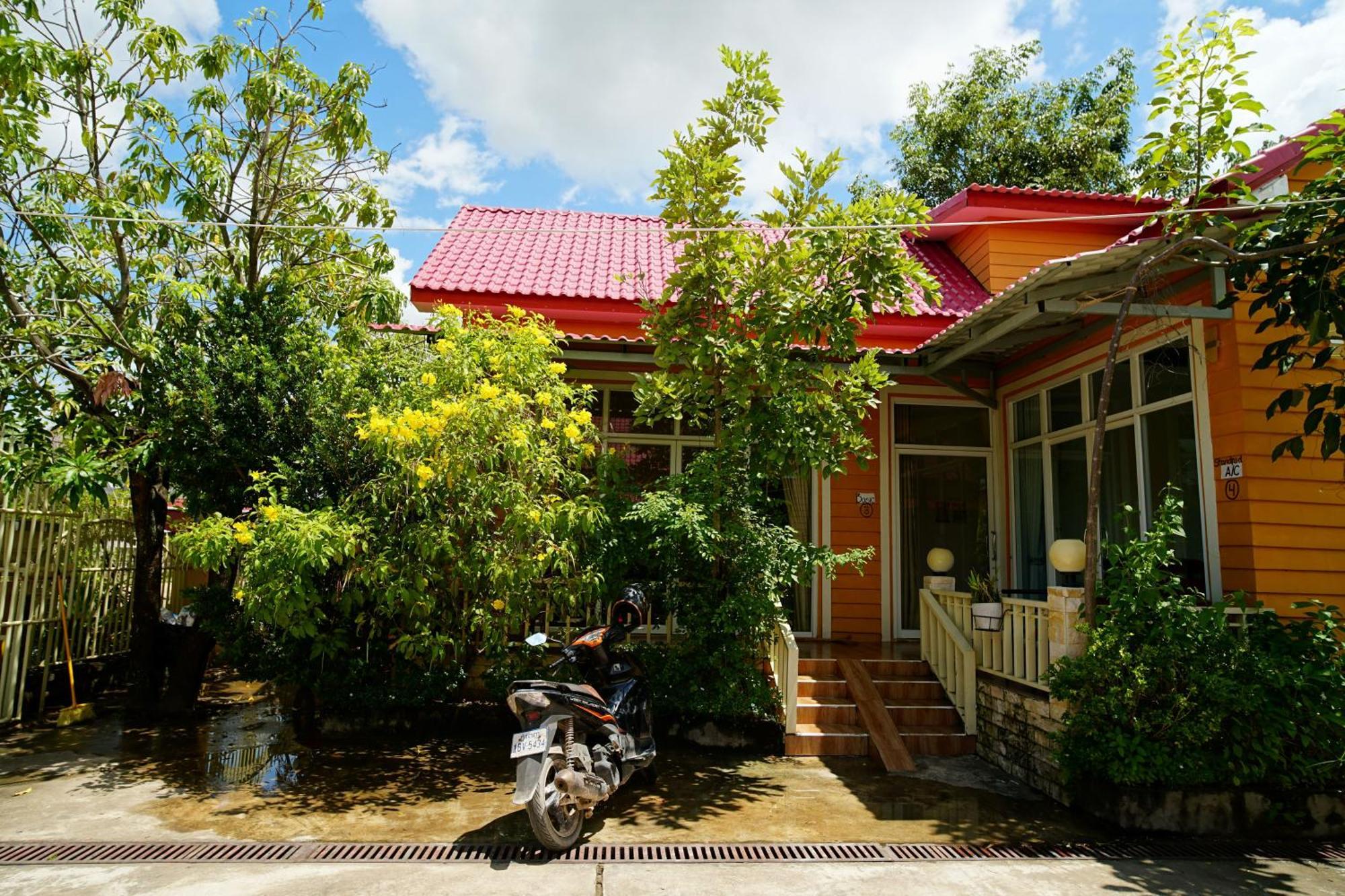 Yellow Star Hostel Kampot Esterno foto